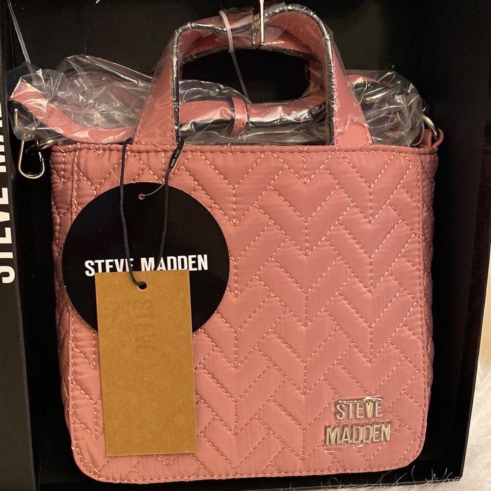 NWT Steve Madden Tote/Crossbody w/ AirPod Case and Hat- 3pc Gift Set - Mauve - Picture 8 of 15